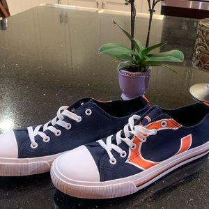 Chicago bears shoes.men’s Size 8. Women’s 9,5